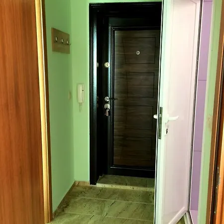 Sveti Nikola 28 *